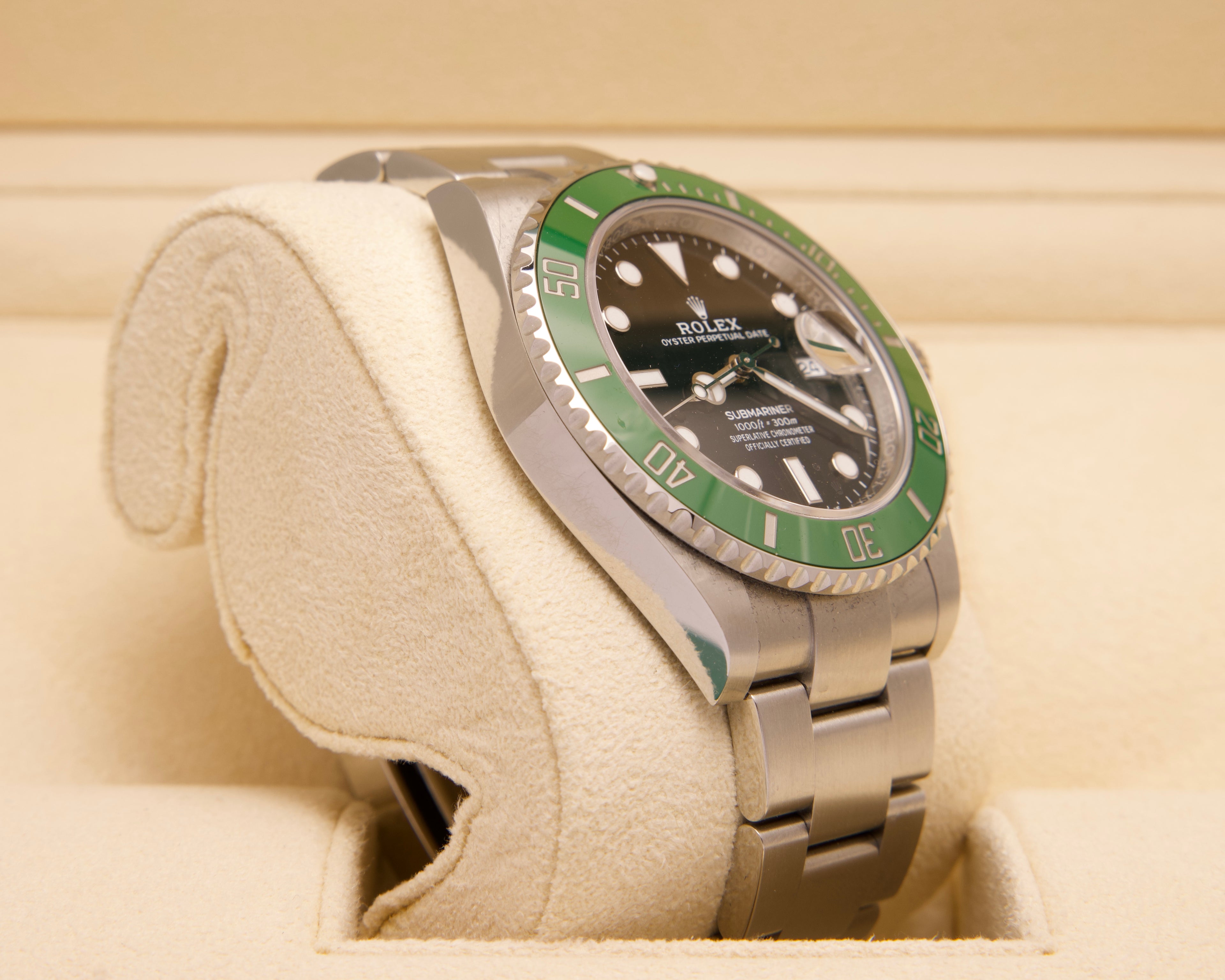 Rolex Submariner Date 126610LV „Starbucks“ – 2024 – Fullset