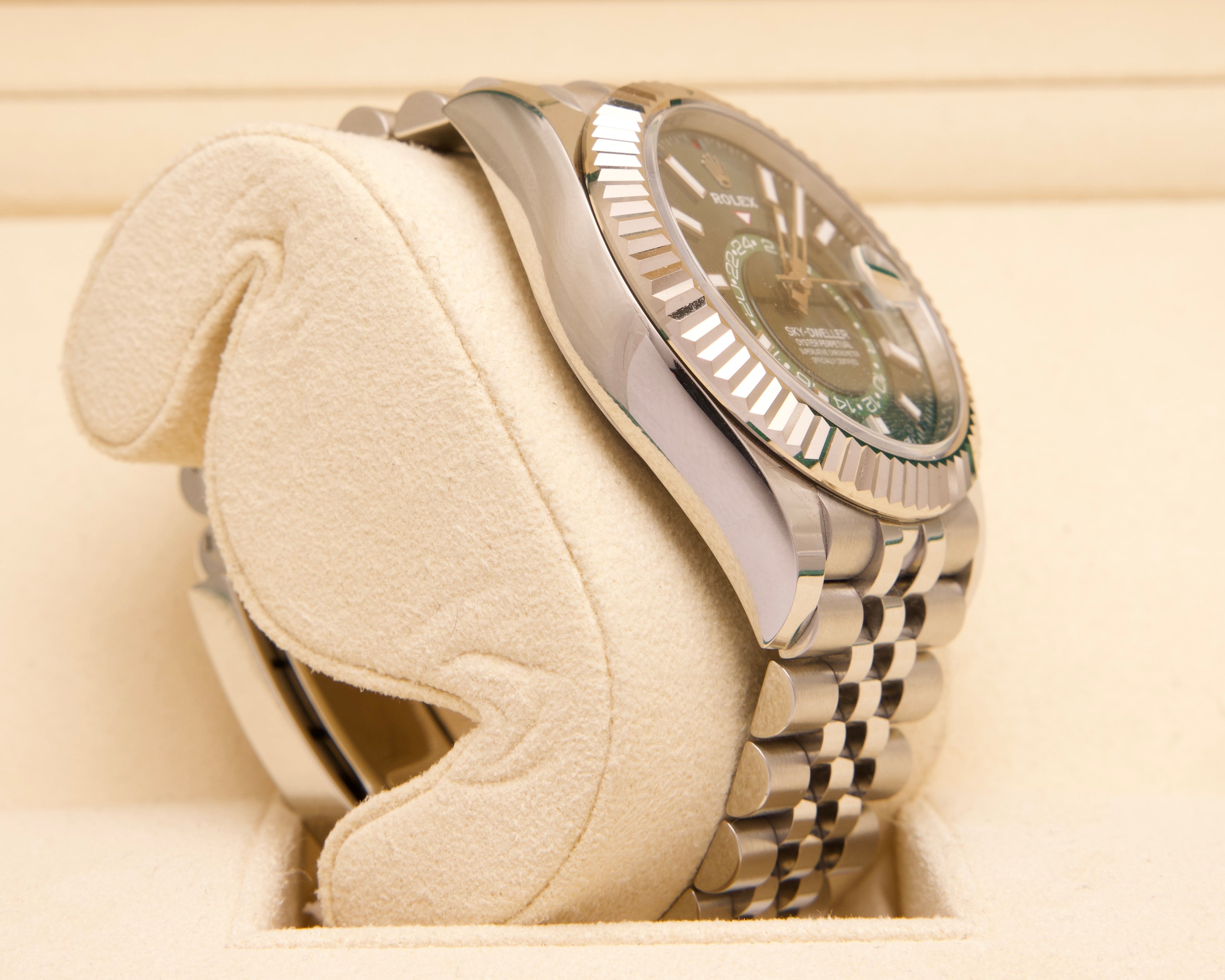 Rolex Sky-Dweller 336934 – Mint Green – Jubilee – 2024 – Fullset
