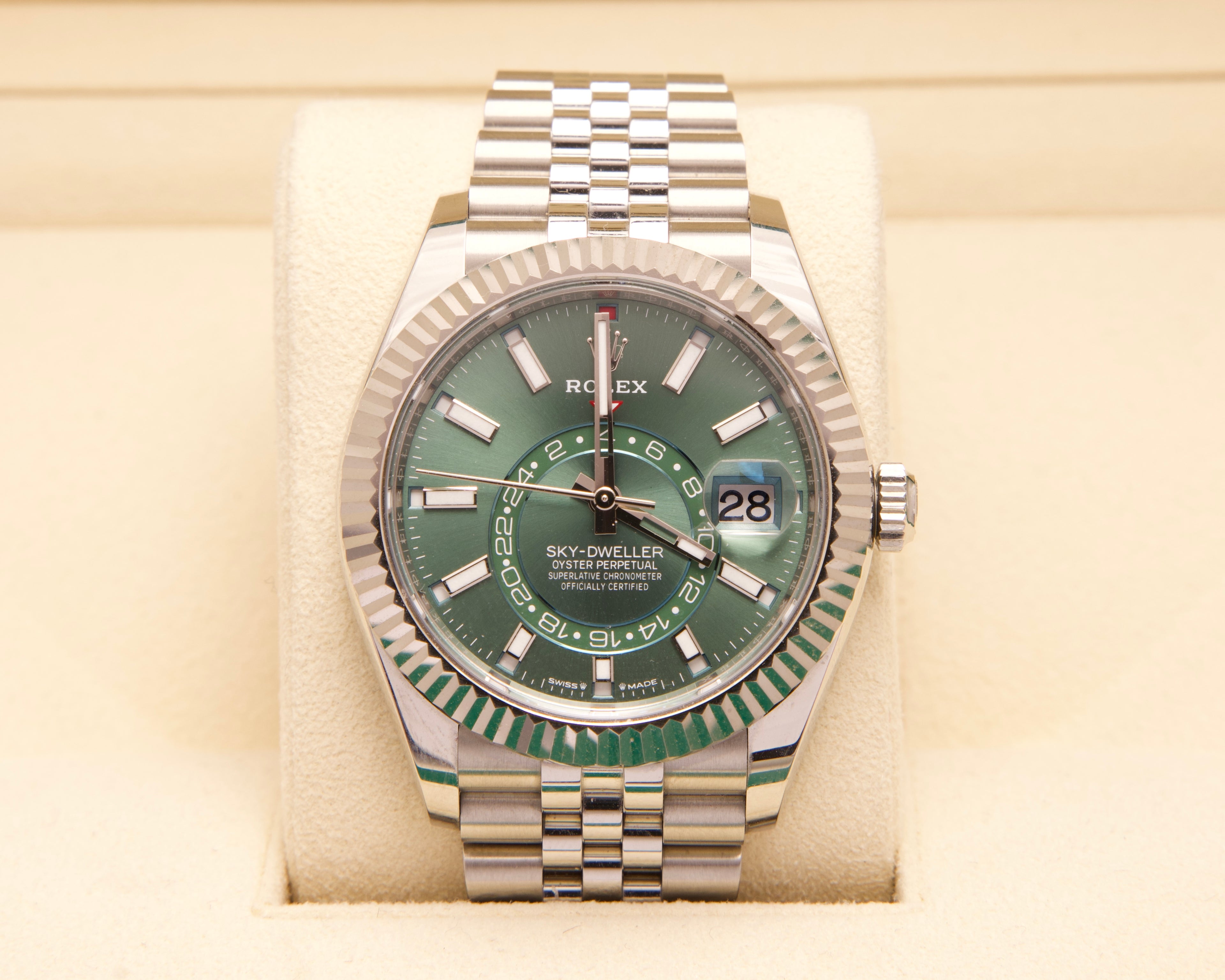 Rolex Sky-Dweller 336934 – Mint Green – Jubilee – 2024 – Fullset